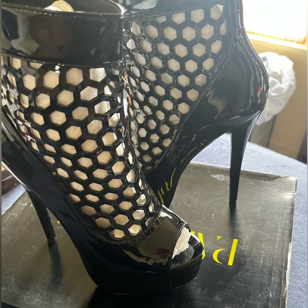 Black patent leather platform heels